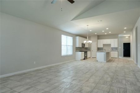 New construction Single-Family house 581 Elm Green St, Hutto, TX 78634 - photo 6 6