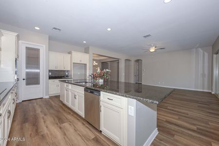 New construction Single-Family house 16084 W Questa Drive, Surprise, AZ 85387 - photo 6 6