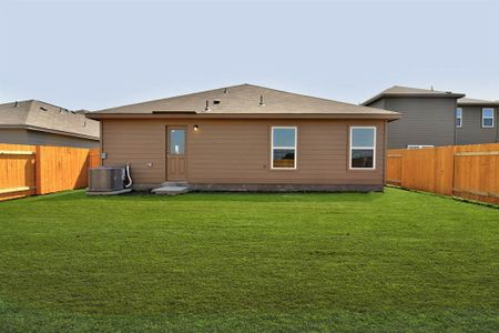 New construction Single-Family house 17213 Farmhouse Ln, Elgin, TX 78621 - photo 10 10