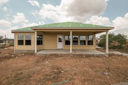 New construction Single-Family house 105 Pendleton Cove, Floresville, TX 78114 Kingsley- photo 7 7