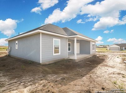 New construction Single-Family house 113 Pine Valley Dr, La Vernia, TX 78121 - photo 19 19