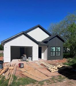 New construction Single-Family house 5714 Lake Granbury Trail, Granbury, TX 76048 - photo 1 1