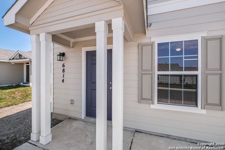 New construction Single-Family house 3734 Poteet Place, San Antonio, TX 78211 - photo 4 4