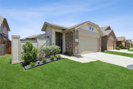 New construction Single-Family house 511 Concho Street, Aubrey, TX 76227 - photo 28 28