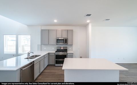 New construction Single-Family house 307 Bobwhite Way, San Antonio, TX 78253 Blanco- photo 5 5