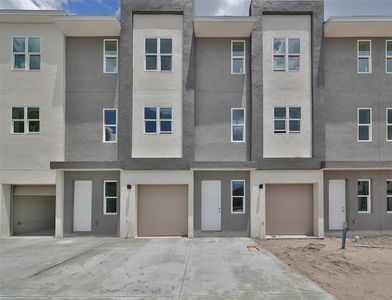 New construction Townhouse house 8739 Sap Creek Place, Tampa, FL 33614 - photo 40 40