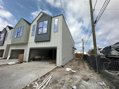 New construction Single-Family house 8402 Pech Landing Drive, Houston, TX 77055 - photo 1 1
