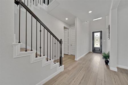 New construction Single-Family house 516 Highland Thicket Drive, Conroe, TX 77316 - photo 12 12