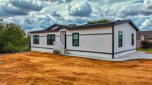 New construction Single-Family house 5704 Stonegate Circle, Granbury, TX 76048 - photo 0