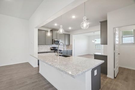 New construction Single-Family house 7410 Oakmont Avenue, Mont Belvieu, TX 77523 - photo 8 8