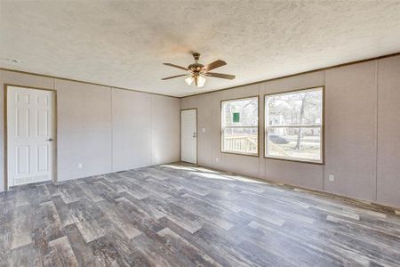 New construction Single-Family house 407 County Road 4010, Dayton, TX 77535 - photo 12 12