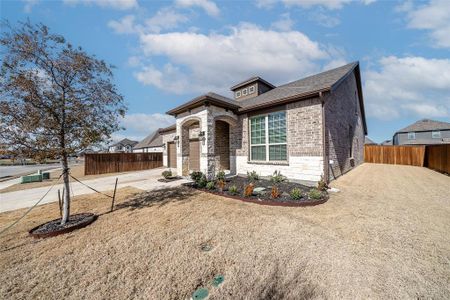 New construction Single-Family house 1904 Daldoran Drive, Celina, TX 75009 - photo 2 2