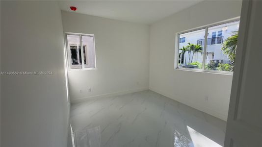 New construction Single-Family house 3562 Forest View Circle, Fort Lauderdale, FL 33312 - photo 16 16