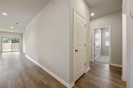 New construction Single-Family house 2424 Walking Y Rd, Georgetown, TX 78633 Livingston Homeplan- photo 31 31