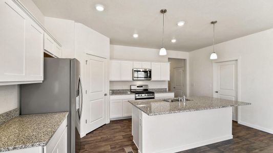 New construction Single-Family house 829 Crest St, Lochbuie, CO 80603 CHATHAM- photo 8 8
