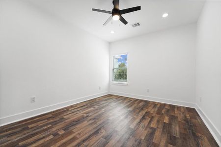 New construction Single-Family house 5011 Golden Forest Drive, Houston, TX 77091 - photo 20 20