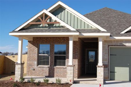 New construction Single-Family house 741 Raylan Street, Springtown, TX 76082 - photo 1 1