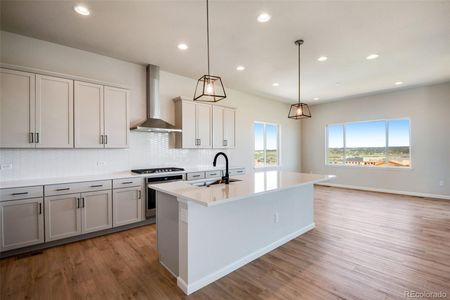 New construction Single-Family house 14408 Hop Clover Trail, Parker, CO 80134 Plan 5802 Ranch- photo 2 2