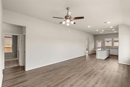 New construction Single-Family house 9388 Hard Rock Road, Conroe, TX 77303 Bonham Homeplan- photo 9 9