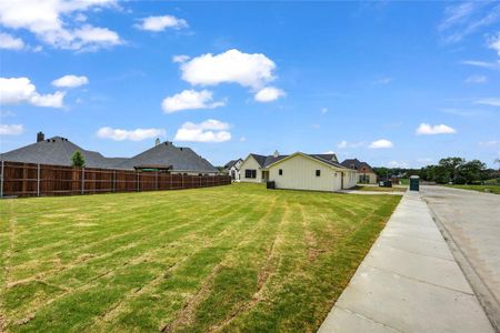 New construction Single-Family house 1348 Crown Valley Drive, Weatherford, TX 76087 - photo 38 38