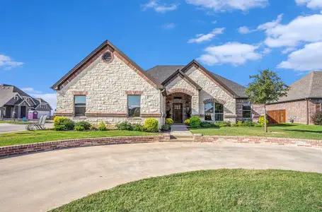 New construction Single-Family house 912 Concord Street, Cleburne, TX 76033 - photo 0