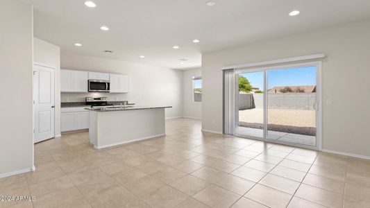 New construction Single-Family house 1172 W Sand Canyon Court, Casa Grande, AZ 85122 Fargo- photo 4 4