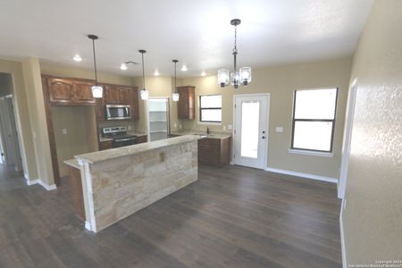 New construction Single-Family house 146 Hickory Run, La Vernia, TX 78121 - photo 8 8