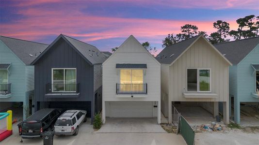 New construction Townhouse house 4604 Crown Grove Lane, Houston, TX 77018 - photo 0