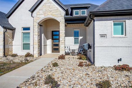 New construction Single-Family house 1004 Bobcat Pass Drive, Weatherford, TX 76088 - photo