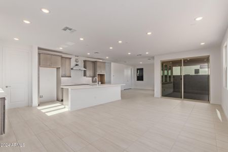 New construction Single-Family house 11937 W Luxton Lane, Avondale, AZ 85323 - photo 6 6