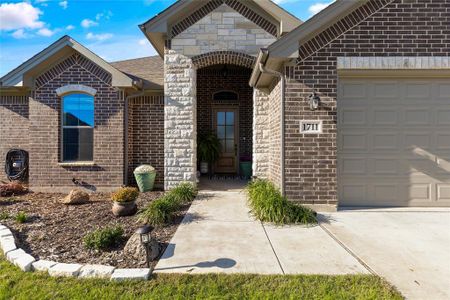 New construction Single-Family house 1711 Lakeway Drive, Cleburne, TX 76033 - photo 1 1
