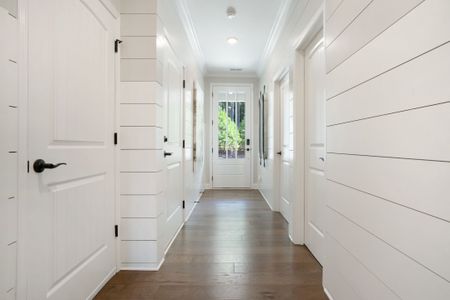 Foyer with Shiplap (upgrade)