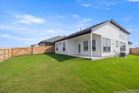 New construction Single-Family house 1042 Haystack, New Braunfels, TX 78130 Lyndon- photo 18 18