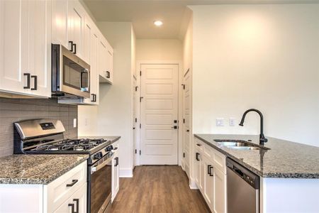 New construction Condo/Apt house 1811 Webberville Rd, Unit 4104, Austin, TX 78721 - photo 5 5