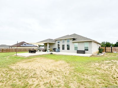 New construction Single-Family house 129 W Medium Meadow Dr, Lytle, TX 78052 - photo 6 6