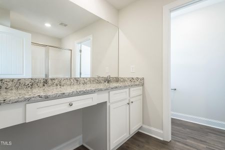 New construction Townhouse house 6904 Woodland Stream Place, Raleigh, NC 27616 - photo 18 18