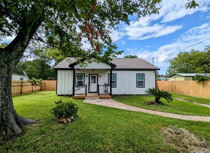 New construction Single-Family house 608 Kerr Street, Dayton, TX 77535 - photo 0 0