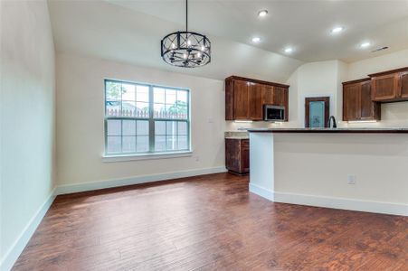 New construction Single-Family house 3402 Nw 27Th Street, Fort Worth, TX 76106 - photo 8 8