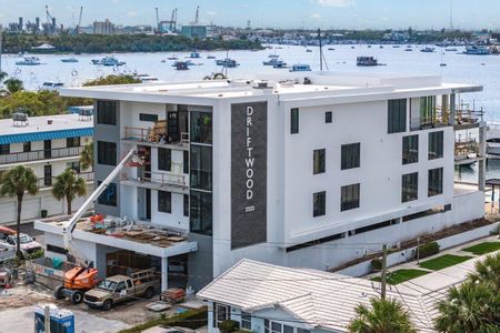 New construction Condo/Apt house 2323 Lake Dr, West Palm Beach, FL 33404 - photo 0 0