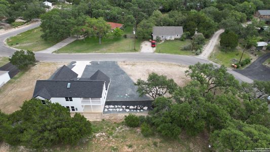 New construction Single-Family house 1090 Arcadia Dr, Canyon Lake, TX 78133 - photo 24 24