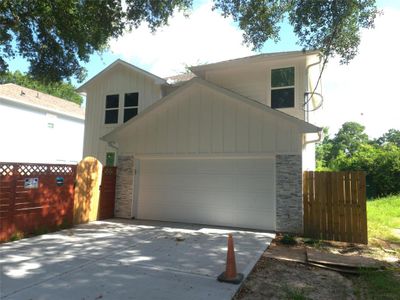 New construction Single-Family house 2318 Ferguson Way, Houston, TX 77088 - photo 0 0