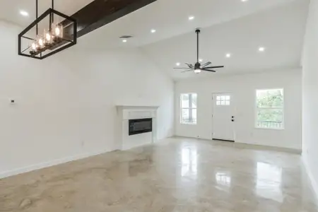 New construction Single-Family house 114 Ori Ct, Bastrop, TX 78602 - photo 7 7