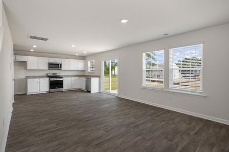 New construction Single-Family house 142 Bay Laurel Drive, Sanford, NC 27332 TAYLOR- photo 4 4