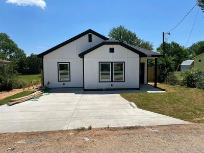 New construction Single-Family house 2513 Quail Run Trail, Granbury, TX 76048 - photo 0