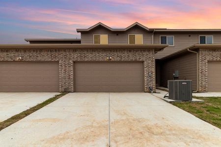 New construction Townhouse house 3124 Solana Circle, Denton, TX 76207 - photo 4 4