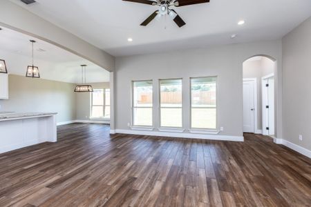 New construction Single-Family house 1305 Ridgeview Drive, Weatherford, TX 76086 - photo 6 6