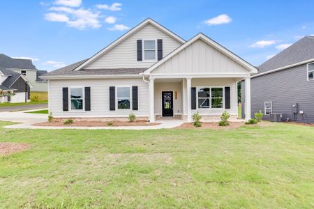 New construction Single-Family house 100 Cresthaven Drive, Carrollton, GA 30117 - photo 0 0