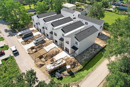 New construction Single-Family house 5702 Breland, Unit B, Houston, TX 77016 - photo 1 1