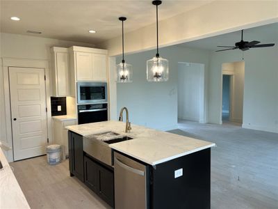 New construction Single-Family house 105 Norene Lane, Weatherford, TX 76088 - photo 6 6