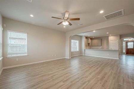 New construction Single-Family house 2214 Thunderbolt Peak Drive, Rosharon, TX 77583 - photo 16 16